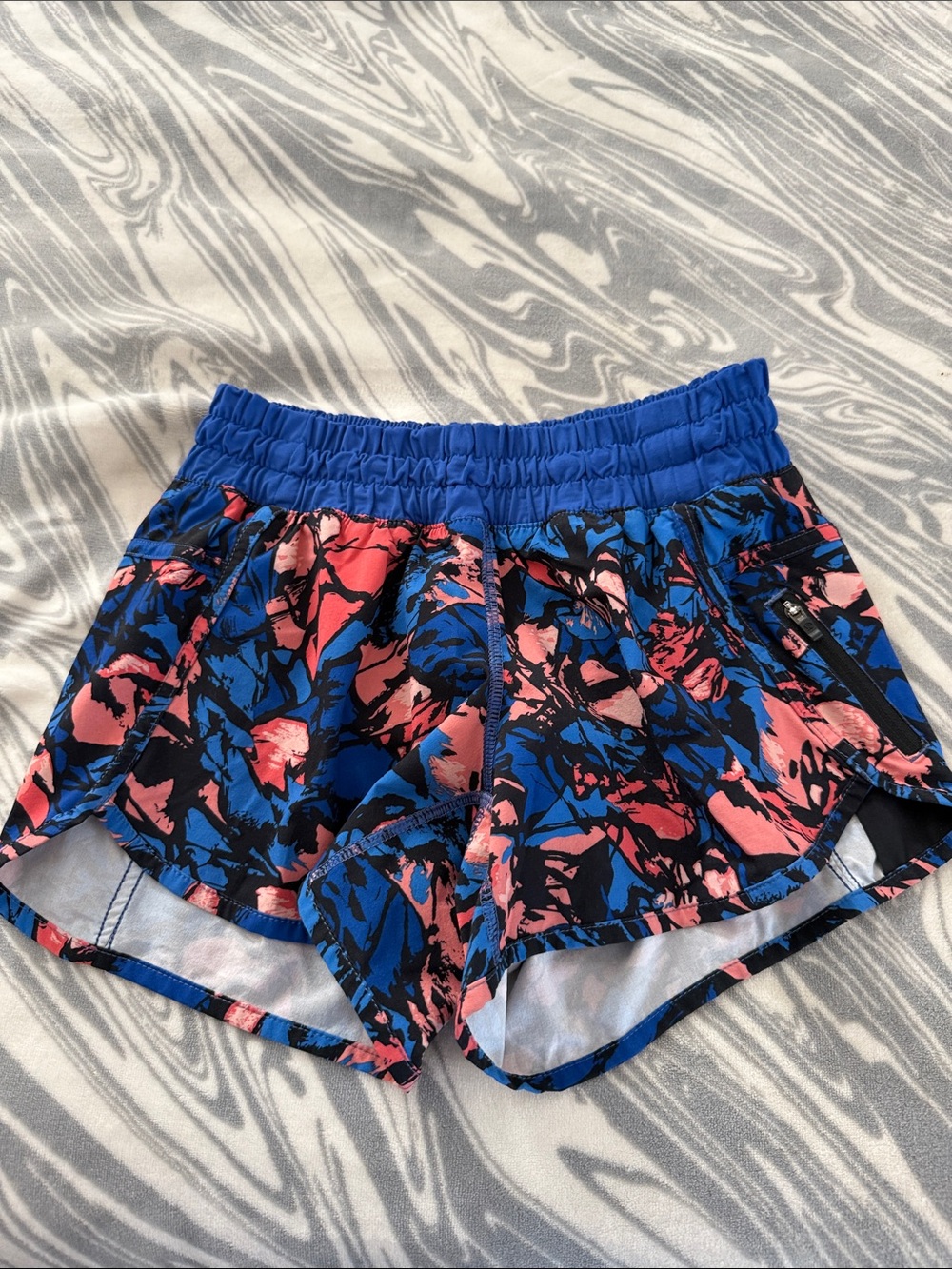 Lululemon Women’s Blue & Pink Active Shorts - Elastic Waist